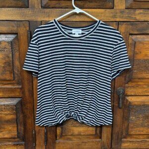 Evereve - EUC - Blue & White Striped Knotted Front T-shirt - Size Small